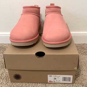 Women’s Classic Ultra Mini Ugg *NEW*